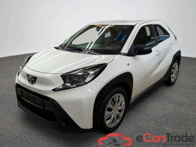 Aygo X Play 1.0 53KW MT5 E6d