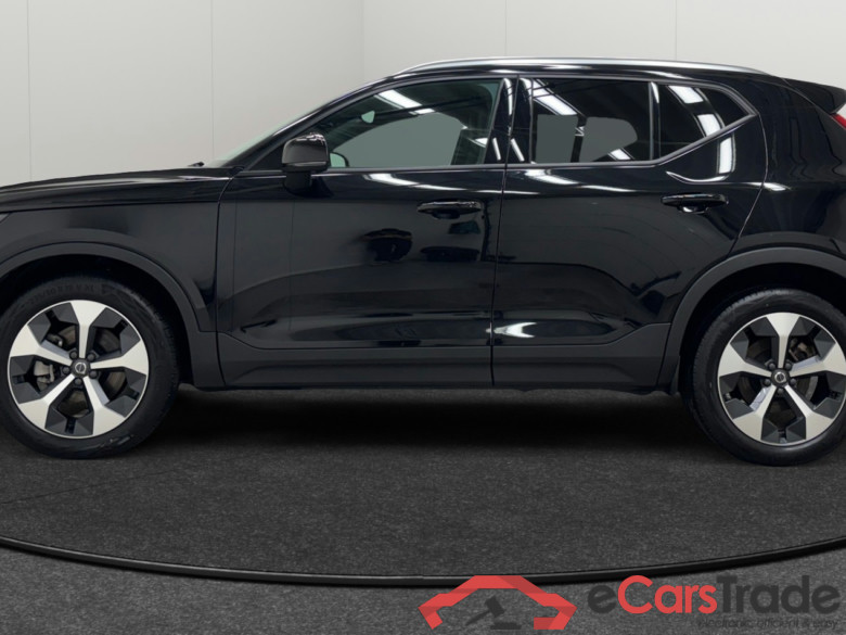 Volvo XC40 Core DCT 2.0 B3 Mild Hybrid #2