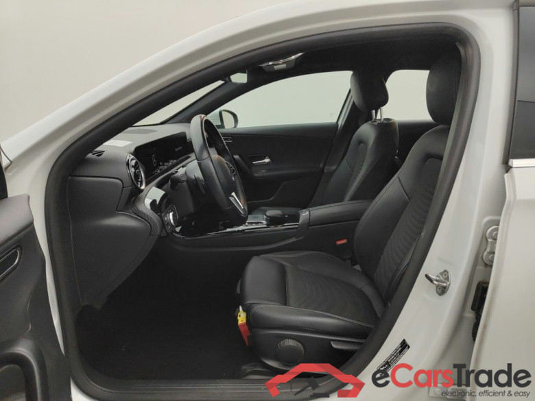 Mercedes-Benz A-Klasse A 250 e Business Solution 5d #3