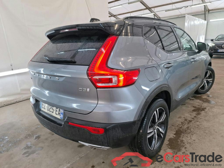 VOLVO XC40 5p SUV D3 150 Geartro 8 R-Design #3