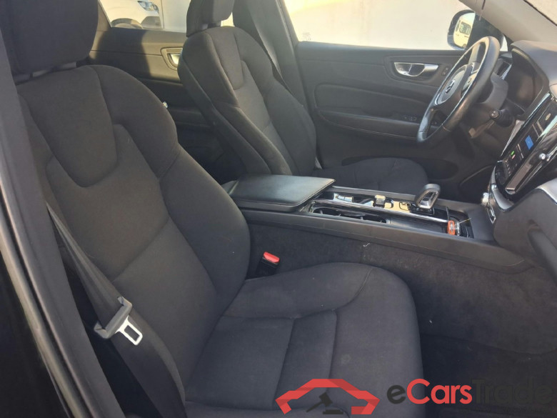 VOLVO XC60 / 2017 / 5P / todoterreno 2.0 B4 D Momentum Pro Auto #6