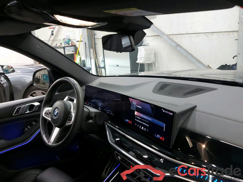 BMW - BMW X5 xDrive50e 489PK M Sport With Climatic & Nav & Heated Sport Seats & Active Cruise & Park Sensors Fr&R & Pano   * HYBRID *  ***   ONLY PART 1 REGISTRATIOIN AVAILABLE - NUR TEIL I FAHRZEUGBRIEF  ! *** #3