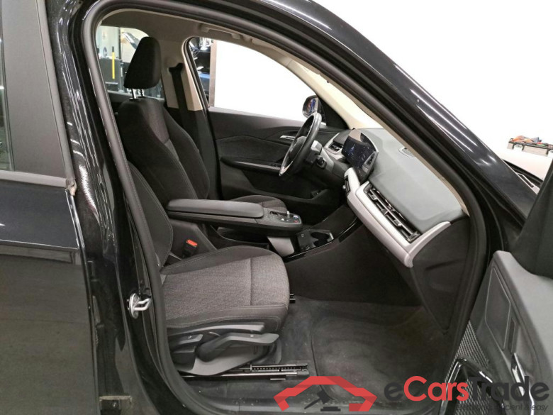 BMW I - BMW IX1 xDrive30 313PK With Cliamtic & Navigation & Cruise Control & Park Sensors Front & Rear  * ELECTRIC * #3