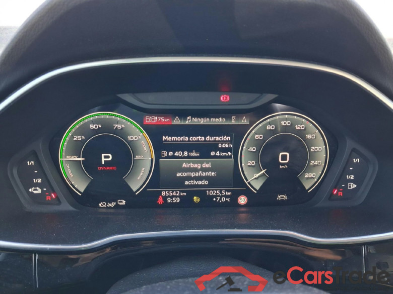 AUDI Q3 / 2018 / 5P / todoterreno 45 TFSI e 180kW S tronic Advanced #4