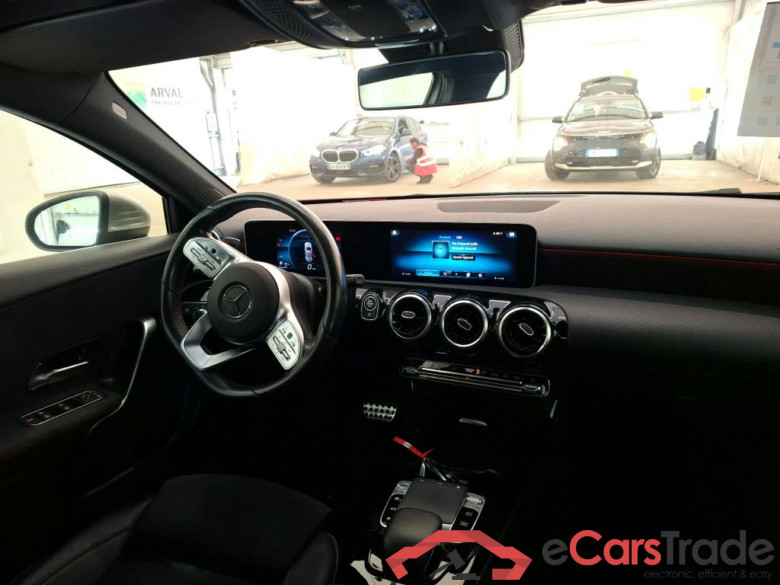 MERCEDESBENZ Classe A Compact  2018  5P  Berline A 200 AMG Line 7GDCT #5